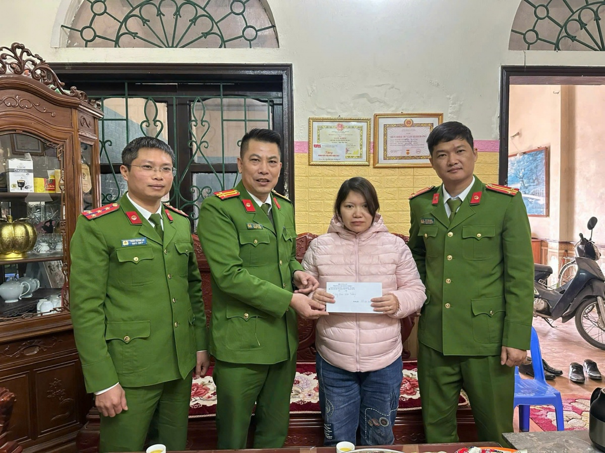 Xanh mãi những vòng tay yêu thương Xanh mãi những vòng tay yêu thương