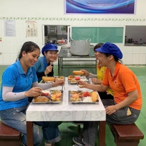 Công đoàn phường Bãi Cháy: Gắn kết, sẻ chia từ những bữa ăn ca