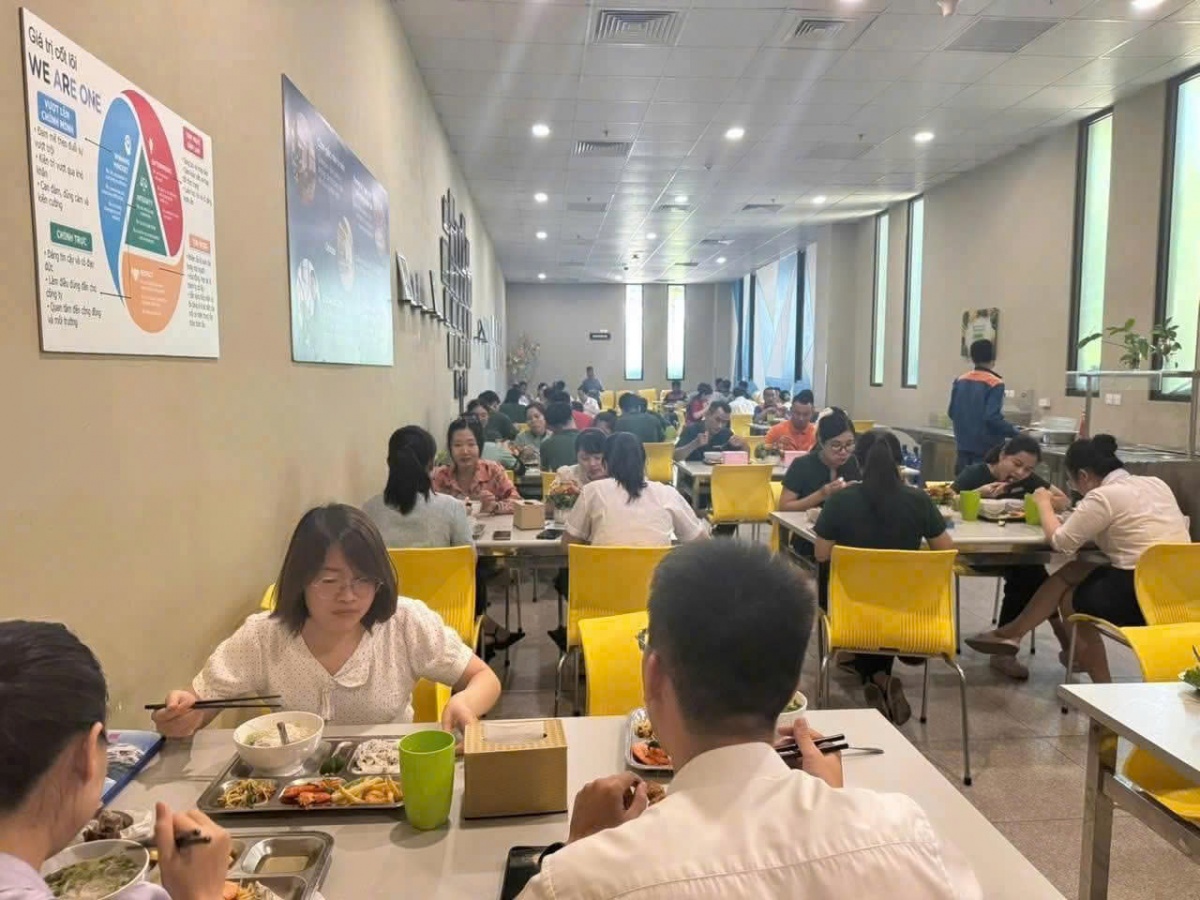 Công đoàn phường Bãi Cháy: Gắn kết, sẻ chia từ những bữa ăn ca