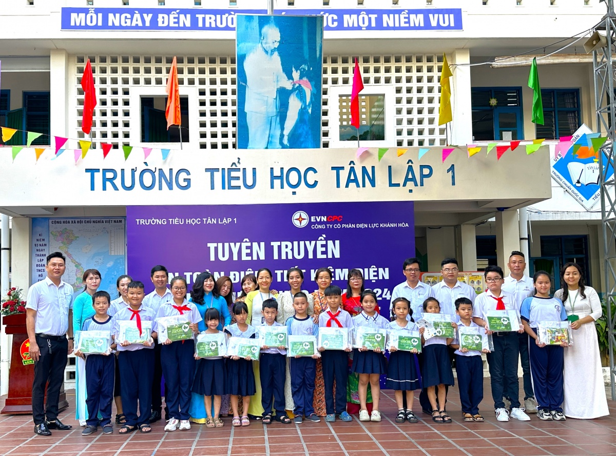 Tiết kiệm là thước đo lòng yêu nước - Kỳ 1: Từ chống cái xấu đến nuôi dưỡng cái tốt Tiết kiệm là thước đo lòng yêu nước - Kỳ 1: Từ chống cái xấu đến nuôi dưỡng cái tốt