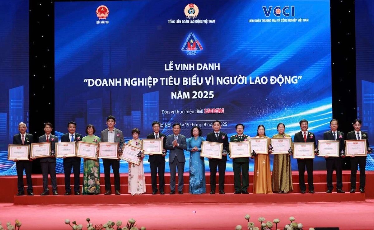 Vinh danh “Doanh nghiệp tiêu biểu vì người lao động” năm 2025 Vinh danh “Doanh nghiệp tiêu biểu vì người lao động” năm 2025