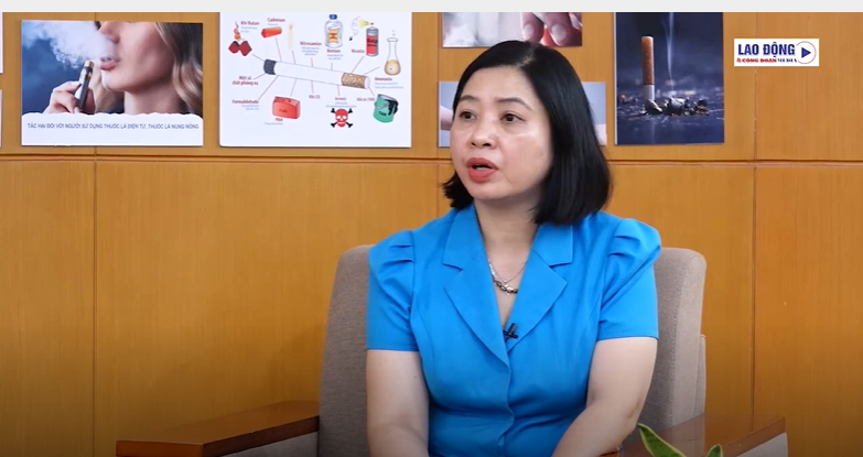 Cán bộ công đoàn và những câu chuyện “hút thuốc lá thụ động”