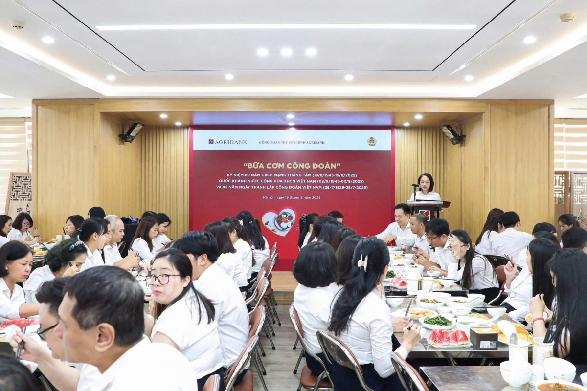 Công đoàn Agribank – điểm tựa vững chắc, kiến tạo dân chủ, đồng hành với người lao động Công đoàn Agribank – điểm tựa vững chắc, kiến tạo dân chủ, đồng hành với người lao động