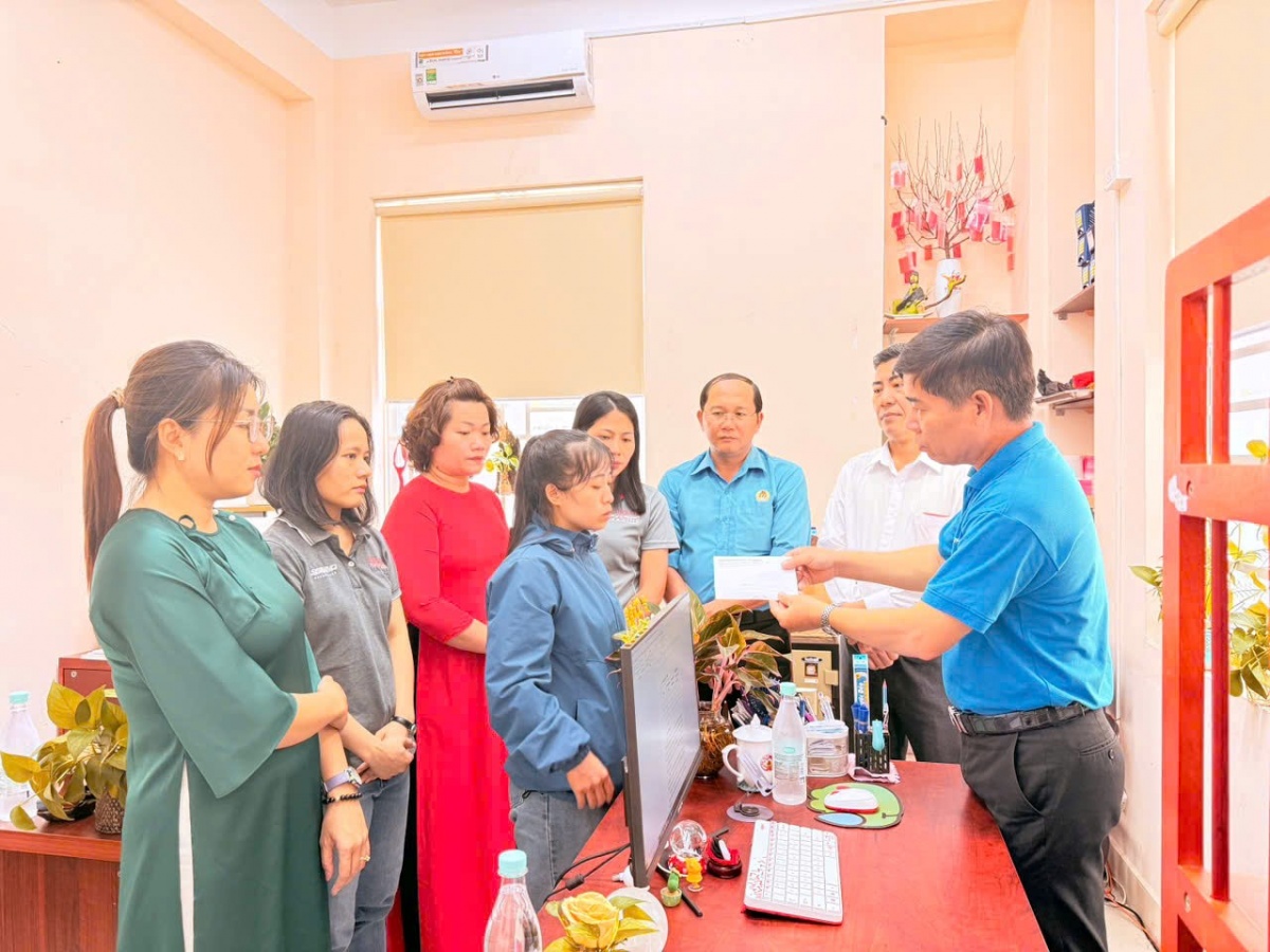 Người phụ nữ “sắt thép” giữ lửa công đoàn ở Corsair Marine International Người phụ nữ “sắt thép” giữ lửa công đoàn ở Corsair Marine International