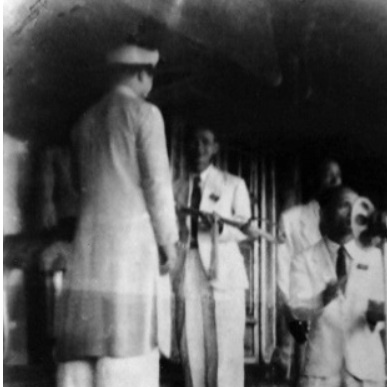 Vua Bảo Đại thoái vị