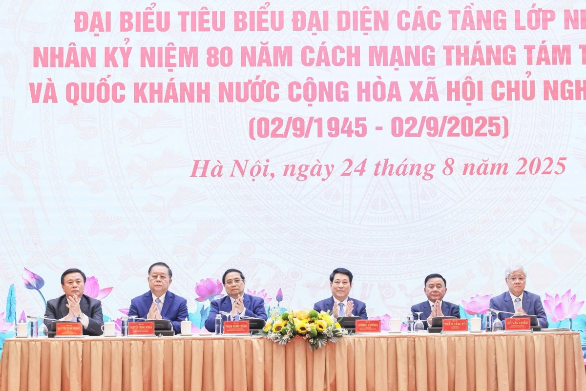 Mỗi thắng lợi của dân tộc đều bắt nguồn từ sức mạnh đại đoàn kết Mỗi thắng lợi của dân tộc đều bắt nguồn từ sức mạnh đại đoàn kết