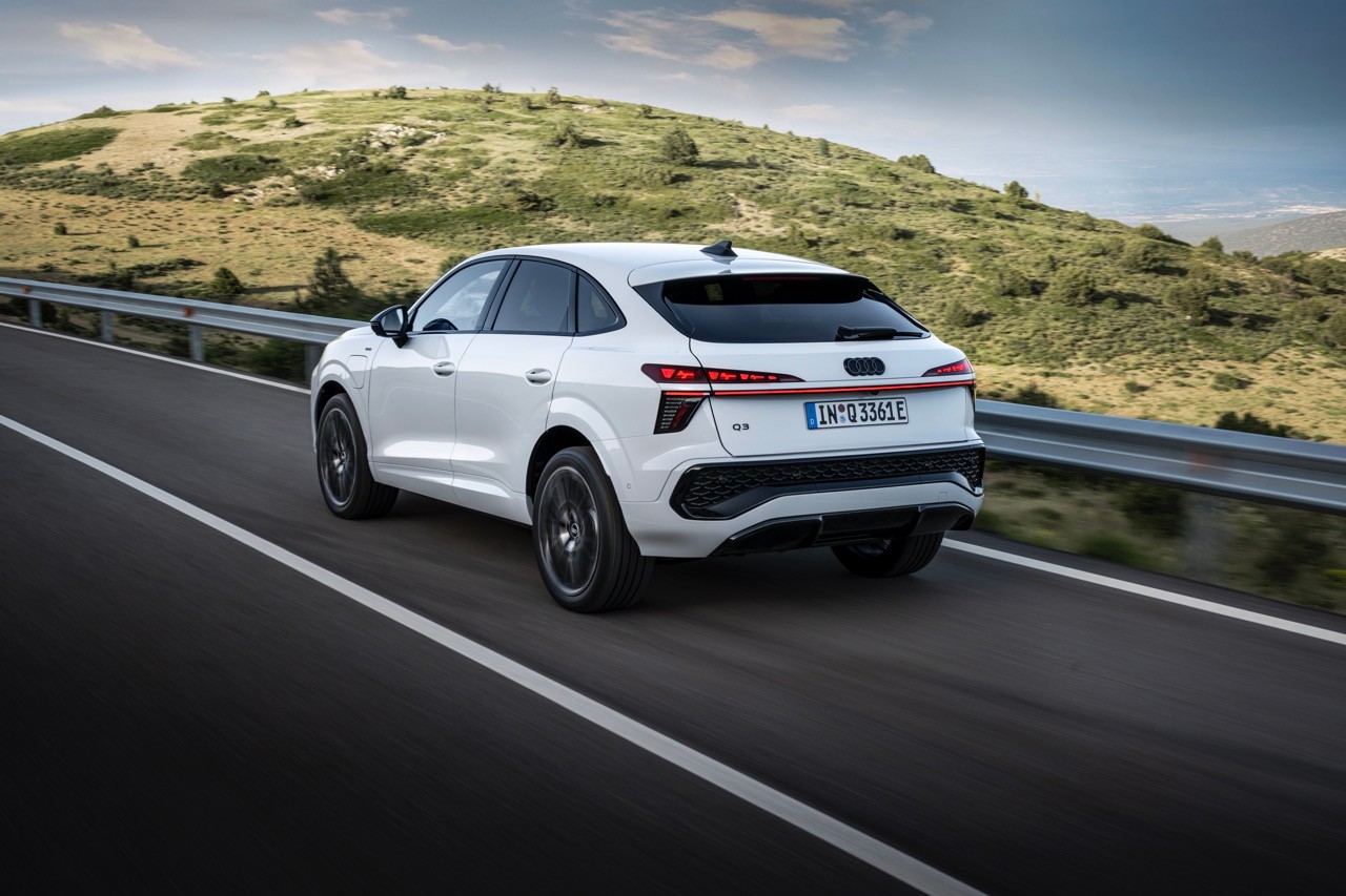 Audi Q3 Sportback thế hệ mới ra mắt, giá quy đổi từ 1,42 tỷ đồng Audi Q3 Sportback thế hệ mới ra mắt, giá quy đổi từ 1,42 tỷ đồng