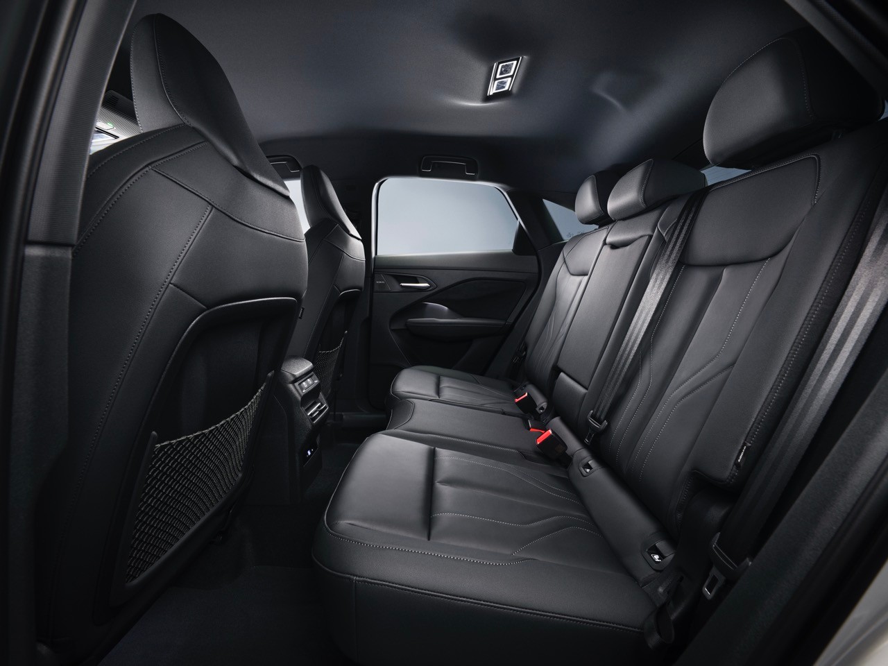 Audi Q3 Sportback thế hệ mới ra mắt, giá quy đổi từ 1,42 tỷ đồng Audi Q3 Sportback thế hệ mới ra mắt, giá quy đổi từ 1,42 tỷ đồng