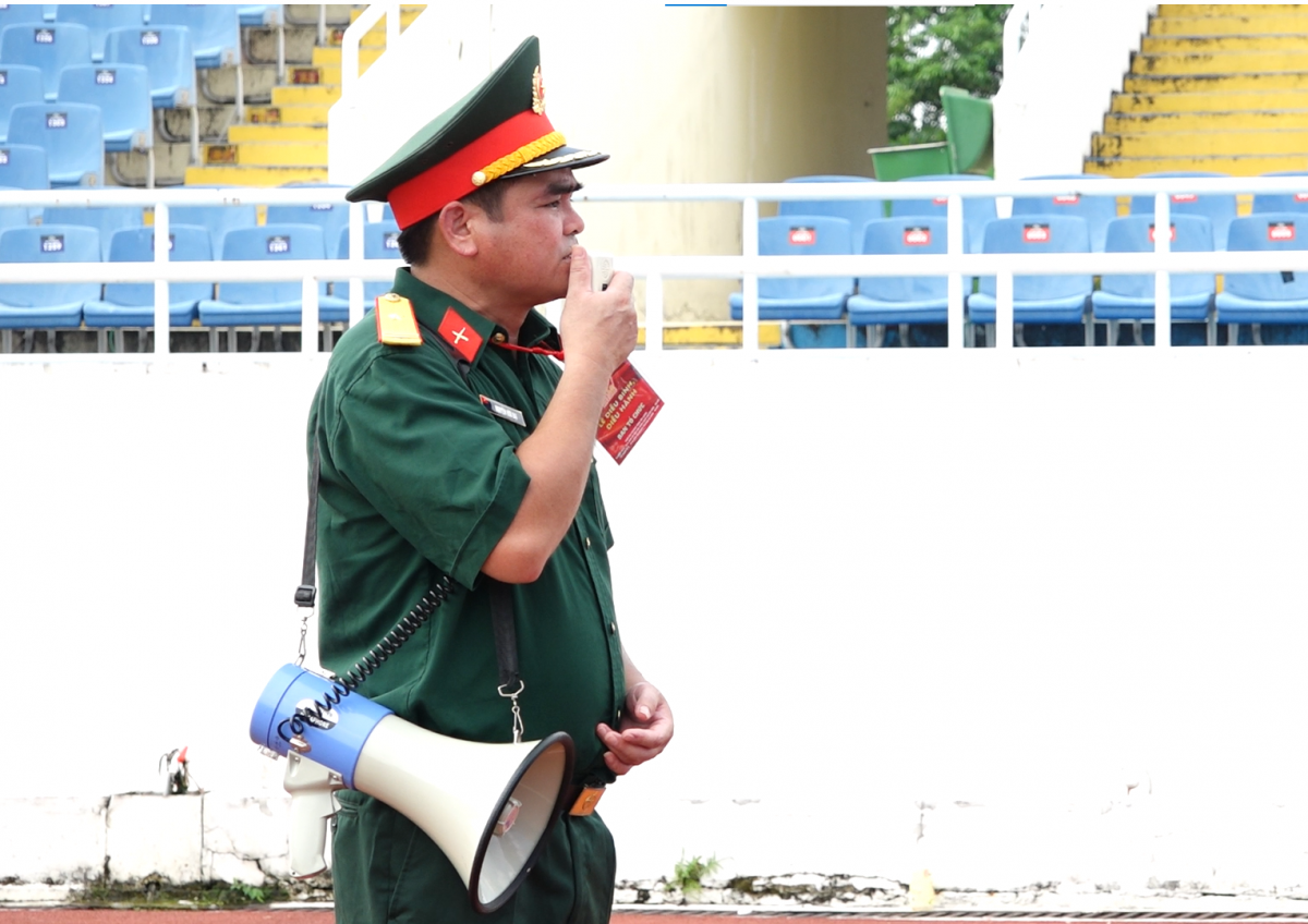 Những bước chân công nhân trong ngày hội lớn của dân tộc Những bước chân công nhân trong ngày hội lớn của dân tộc