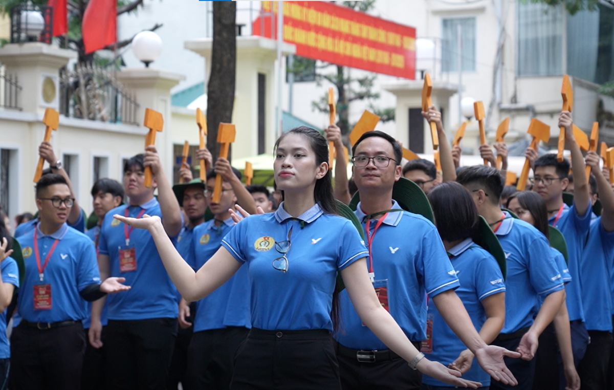 Khối công nhân Việt Nam: Vượt khó để tỏa sáng trong đại lễ A80