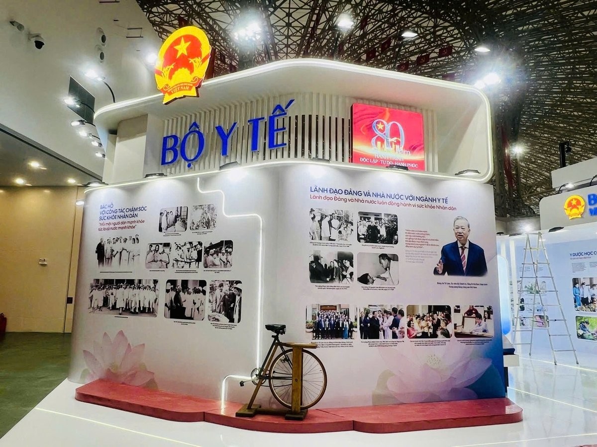 VinFast bàn giao lô xe Lạc Hồng tại Đại lễ kỷ niệm 80 năm Quốc khánh VinFast bàn giao lô xe Lạc Hồng tại Đại lễ kỷ niệm 80 năm Quốc khánh