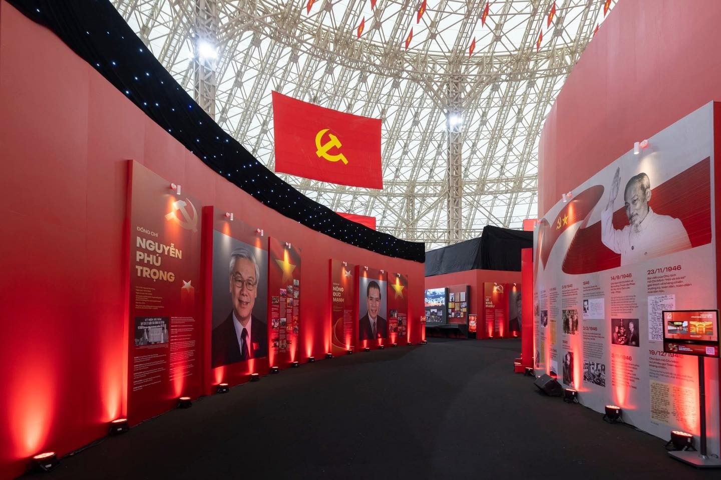 VinFast bàn giao lô xe Lạc Hồng tại Đại lễ kỷ niệm 80 năm Quốc khánh VinFast bàn giao lô xe Lạc Hồng tại Đại lễ kỷ niệm 80 năm Quốc khánh