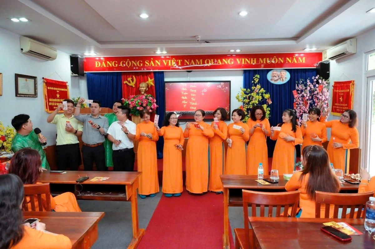 Chăm lo đời sống, bồi dưỡng tinh thần, tạo nền tảng cho sự cống hiến