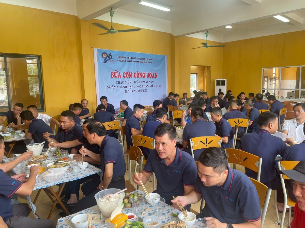 Bữa cơm Công đoàn – nơi kết nối, sẻ chia và lan tỏa văn hóa doanh nghiệp Bữa cơm Công đoàn – nơi kết nối, sẻ chia và lan tỏa văn hóa doanh nghiệp