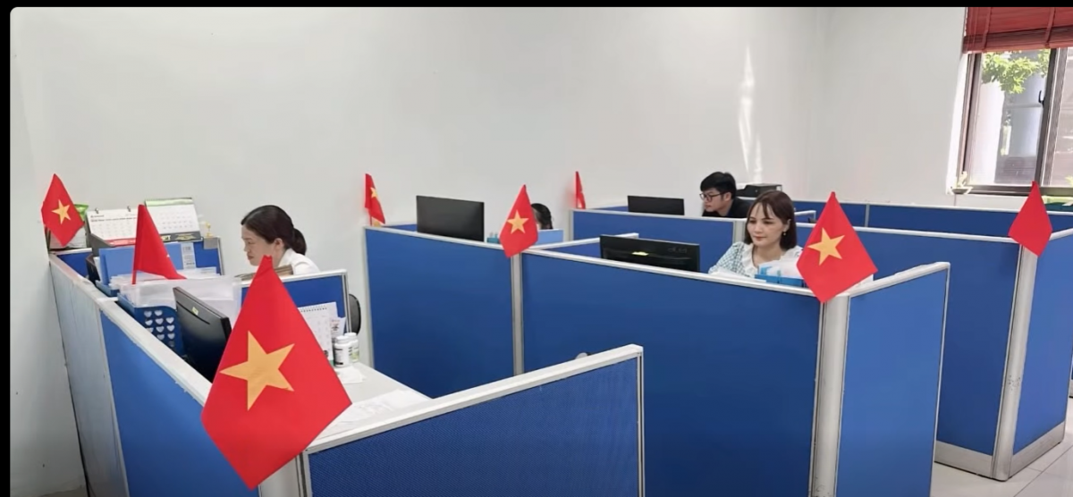 Nhân viên nấu ăn và hành trình xây dựng “Bếp sạch - Không khói thuốc” Nhân viên nấu ăn và hành trình xây dựng “Bếp sạch - Không khói thuốc”