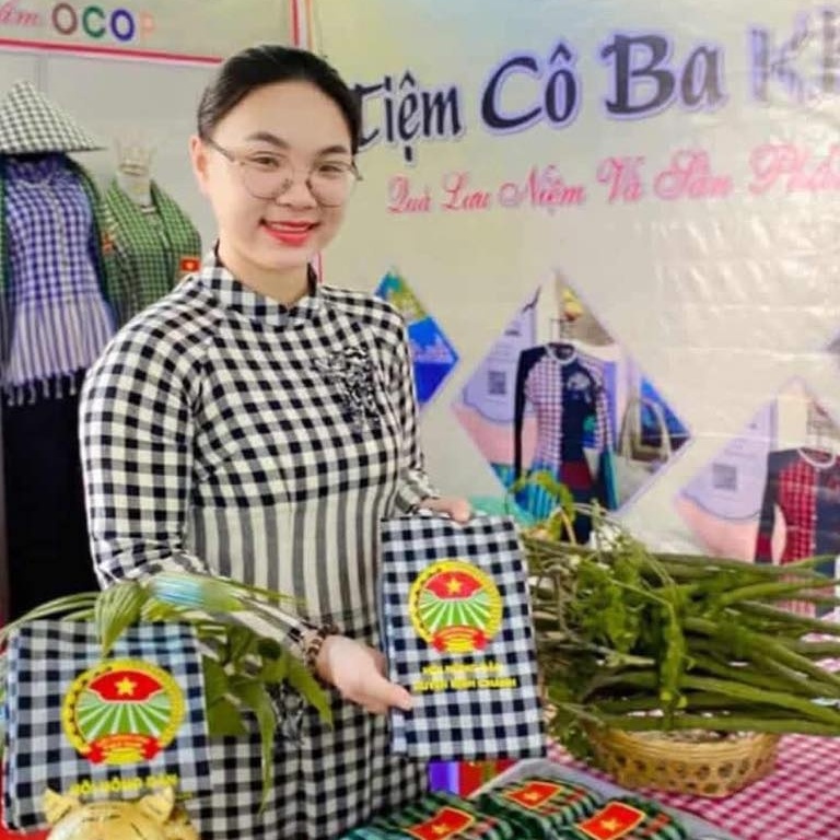 Dệt giấc mơ cho những tà áo quê hương