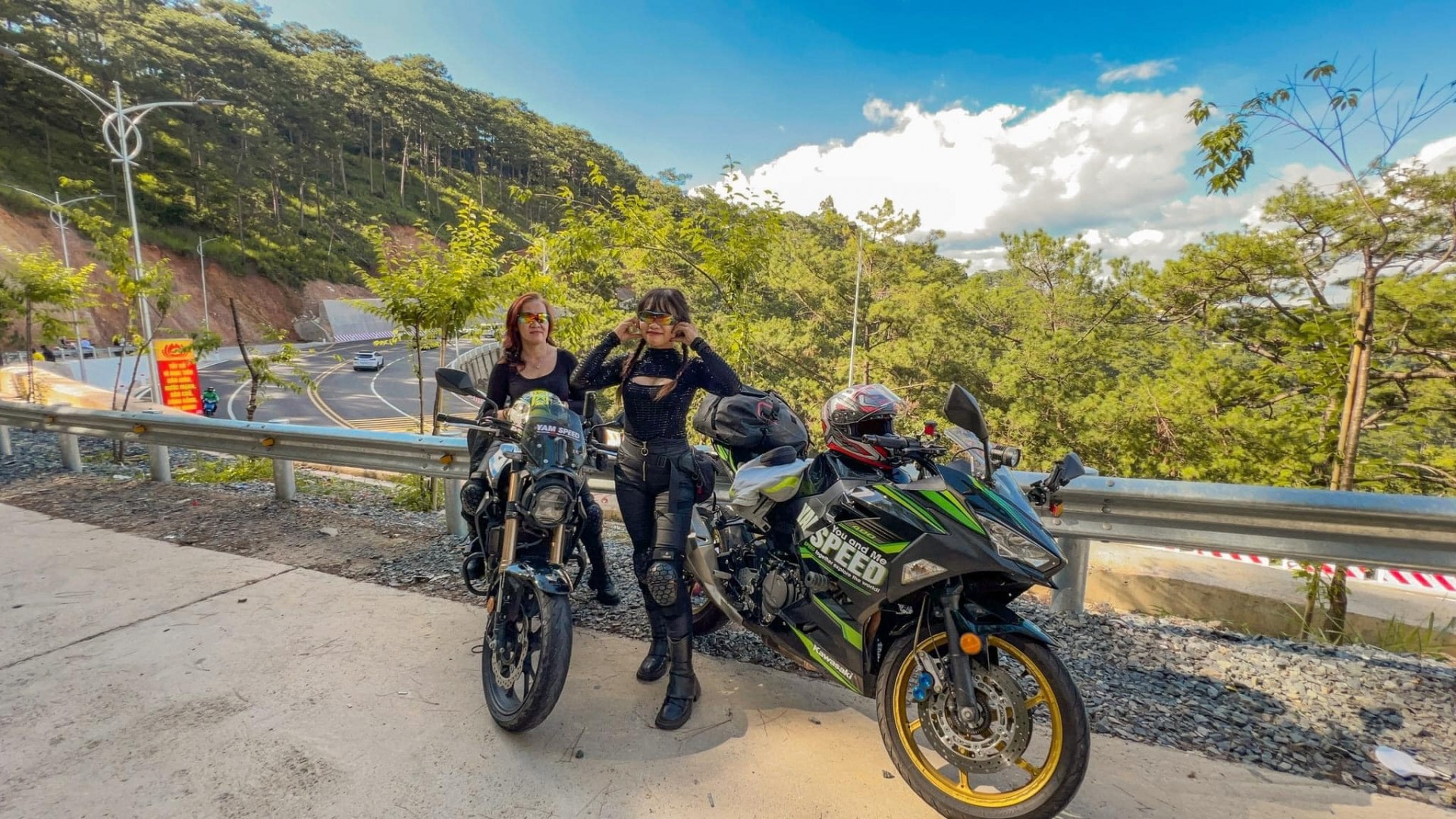 Nữ thợ may U60 đam mê chạy xe phân khối lớn Nữ thợ may U60 đam mê chạy xe phân khối lớn