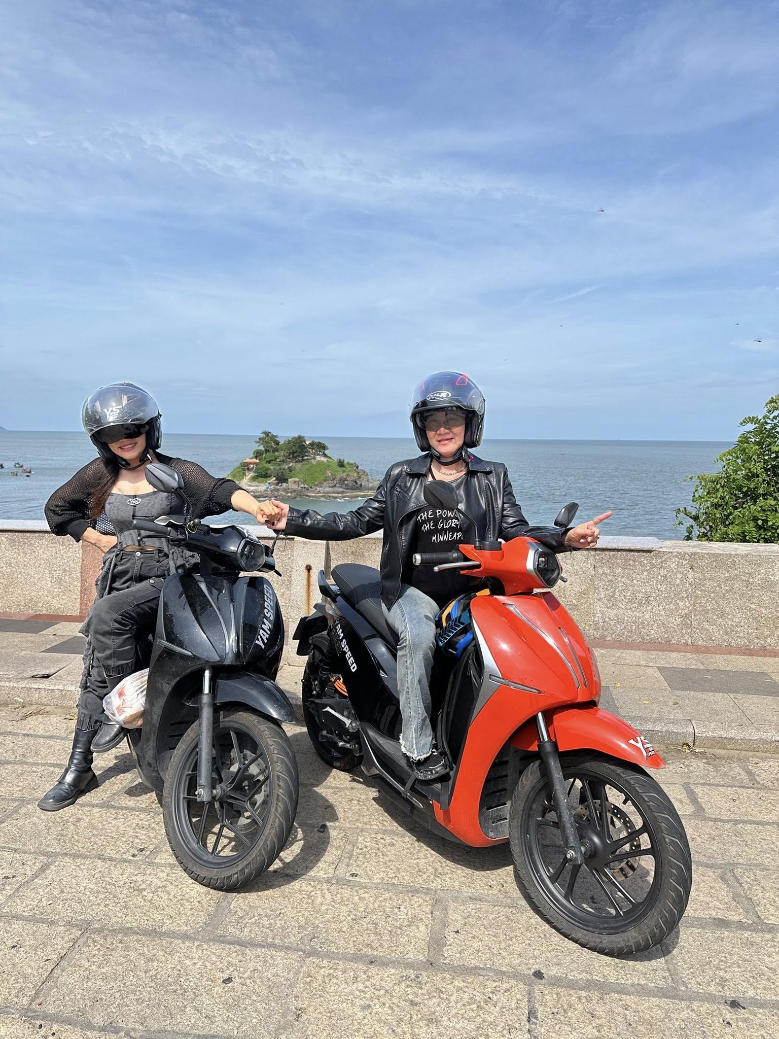 Nữ biker U60 đam mê PKL, một mình một xe ôm cua chinh phục những cung đường khó Nữ biker U60 đam mê PKL, một mình một xe ôm cua chinh phục những cung đường khó