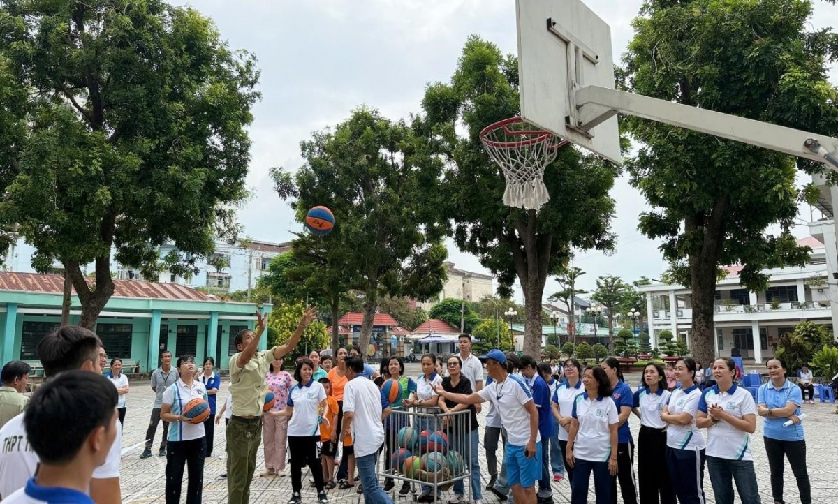 Công đoàn Trường THPT Trường Chinh: Điểm tựa đoàn kết, sáng tạo và phát triển Công đoàn Trường THPT Trường Chinh: Điểm tựa đoàn kết, sáng tạo và phát triển