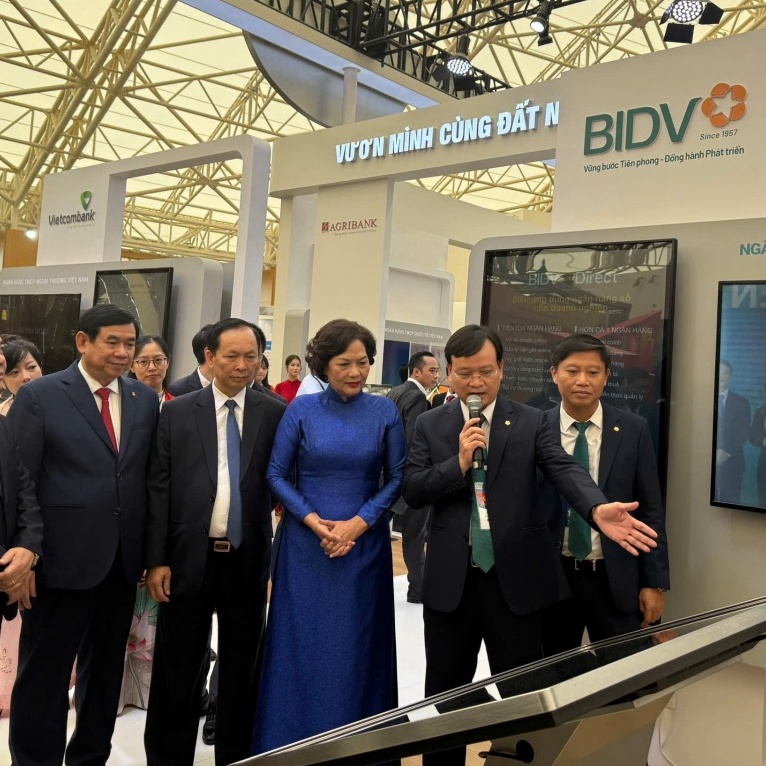 Gần 10 ngàn người ghé thăm gian hàng BIDV tại triển lãm 80 năm thành tựu đất nước