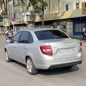 Lada Granta lộ diện trên đường phố Hà Nội