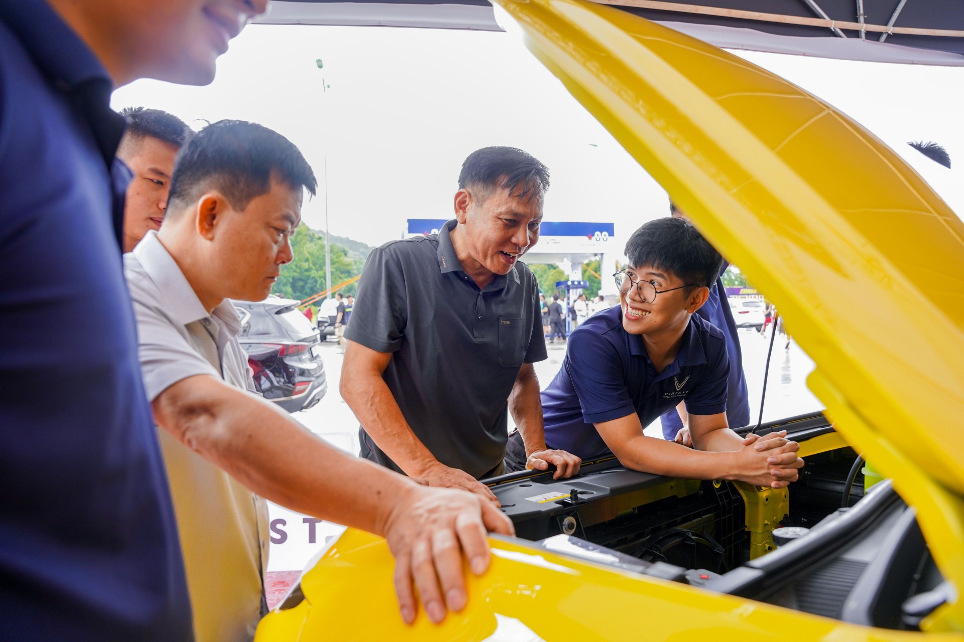 Xe ô tô điện VinFast đặc biệt thu hút người dân Thanh Hóa tại PVOIL VGC 2025