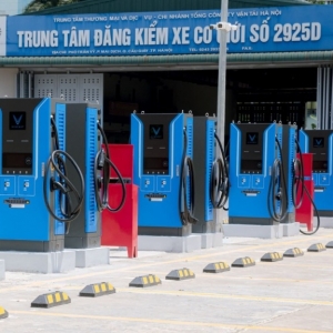 Trải nghiệm trạm sạc V-Green “khủng” có khả năng phục vụ 70 xe điện cùng lúc