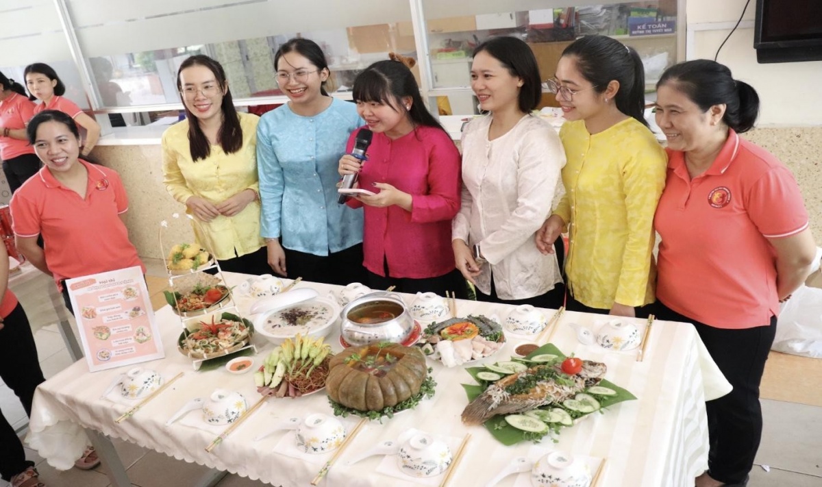 Ngày hội gia đình – vòng tay gắn kết yêu thương Ngày hội gia đình – vòng tay gắn kết yêu thương