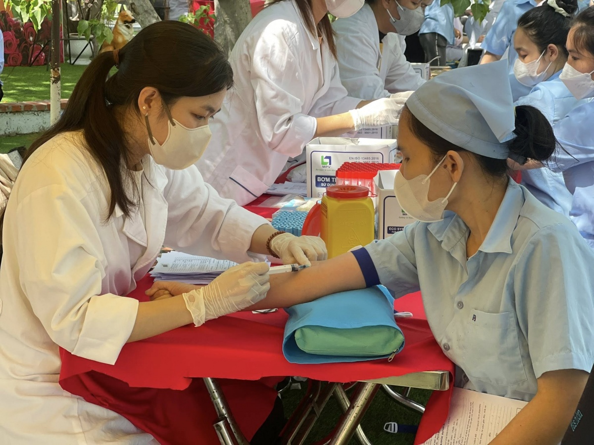 “Mái nhà chung” san sẻ tình yêu thương, gắn kết 2.350 công nhân may ở Lâm Đồng “Mái nhà chung” san sẻ tình yêu thương, gắn kết 2.350 công nhân may ở Lâm Đồng