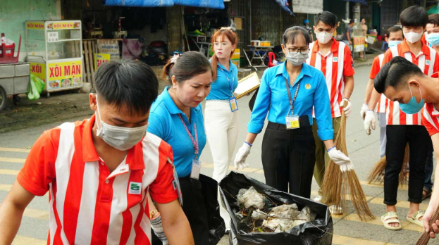 Vai trò then chốt của công nhân lao động trong hành trình xanh Vai trò then chốt của công nhân lao động trong hành trình xanh