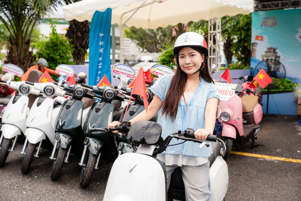 VinFast Motio định hình lại chuẩn mực “ngon - bổ - hợp ví” trong phân khúc xe máy điện học sinh VinFast Motio định hình lại chuẩn mực “ngon - bổ - hợp ví” trong phân khúc xe máy điện học sinh