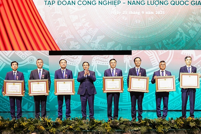 Tổng Bí thư Tặng "8 chữ" - kỳ vọng Petrovietnam vươn tầm toàn cầu