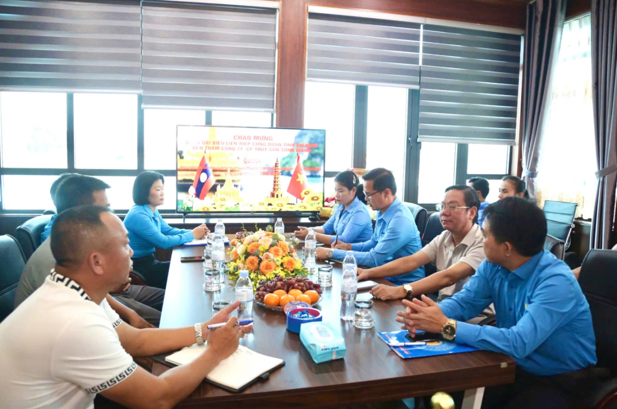 Công đoàn Quảng Trị - Salavan: Đoàn kết, hợp tác đi vào chiều sâu, hiệu quả Công đoàn Quảng Trị - Salavan: Đoàn kết, hợp tác đi vào chiều sâu, hiệu quả