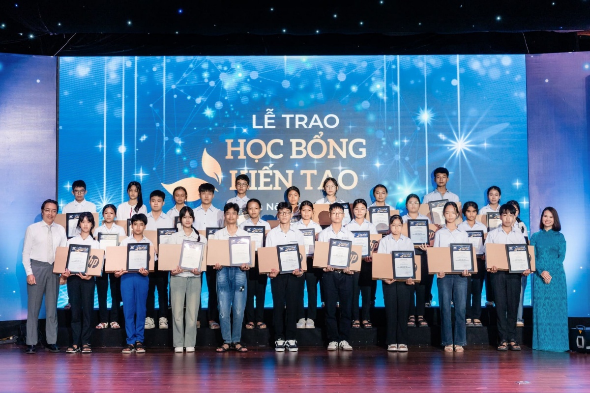 Học bổng Kiến tạo Vinschool: 5 năm tiên phong thu hẹp khoảng cách giáo dục Học bổng Kiến tạo Vinschool: 5 năm tiên phong thu hẹp khoảng cách giáo dục