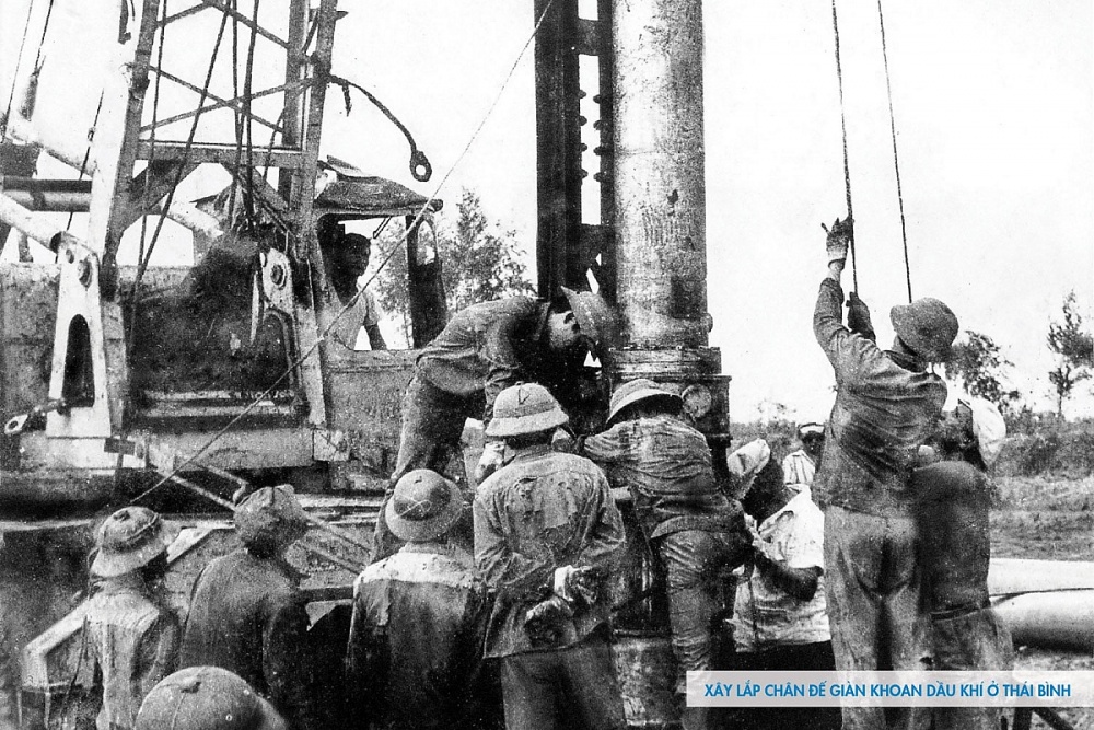 50 năm đóng góp bền bỉ của người lao động Petrovietnam vào thành tích 5 an, 5 nhất