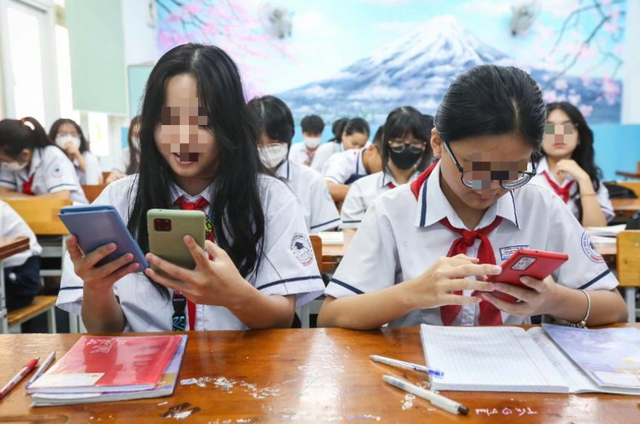 Kỳ 1: Học sinh phổ thông trước “ma trận” mạng xã hội