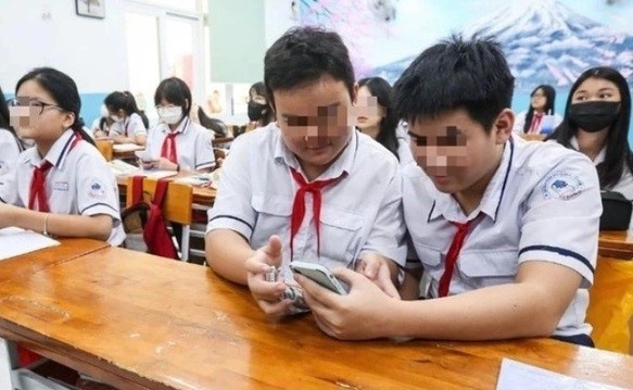 Kỳ 1: Học sinh phổ thông trước “ma trận” mạng xã hội