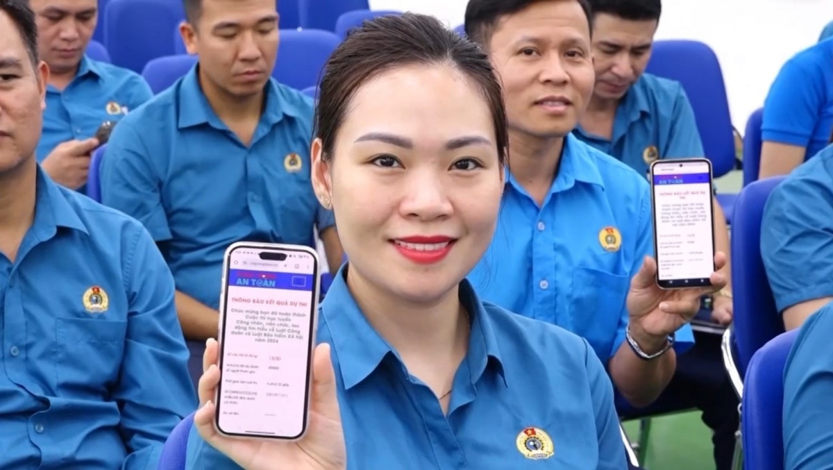 Phổ biến pháp luật lao động tại khu công nghiệp qua báo chí Công đoàn: Từ thực tiễn đến giải pháp Phổ biến pháp luật lao động tại khu công nghiệp qua báo chí Công đoàn: Từ thực tiễn đến giải pháp