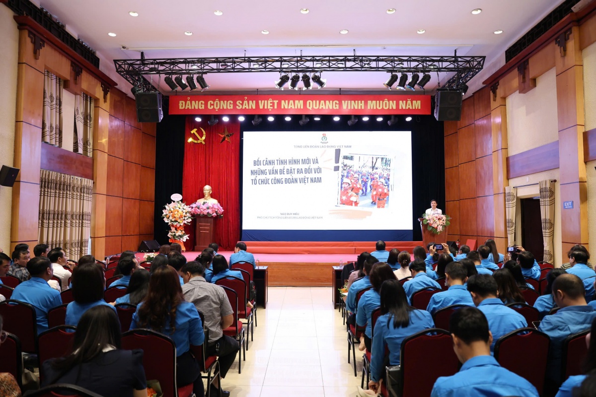 Hà Nội tiên phong xây dựng công đoàn xã, phường vững mạnh từ cơ sở Hà Nội tiên phong xây dựng công đoàn xã, phường vững mạnh từ cơ sở