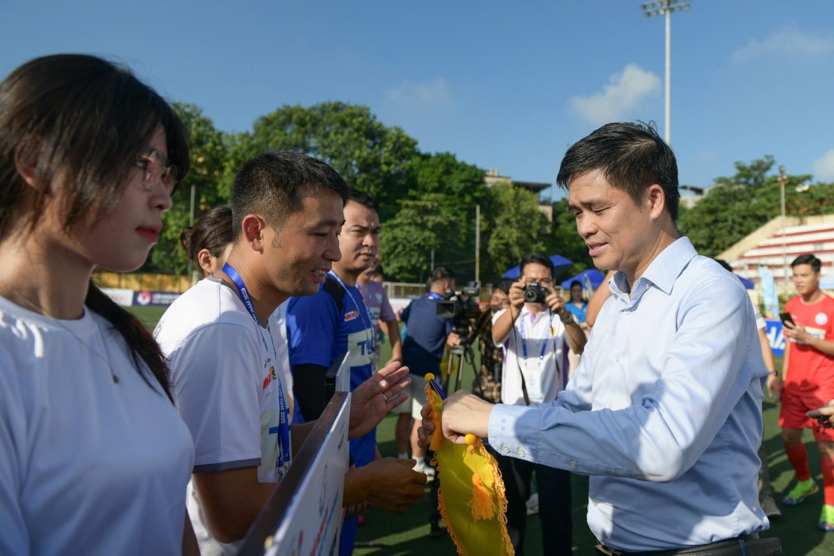 Khai mạc giải bóng đá công nhân, viên chức Việt Nam 2025 Khai mạc giải bóng đá công nhân, viên chức Việt Nam 2025