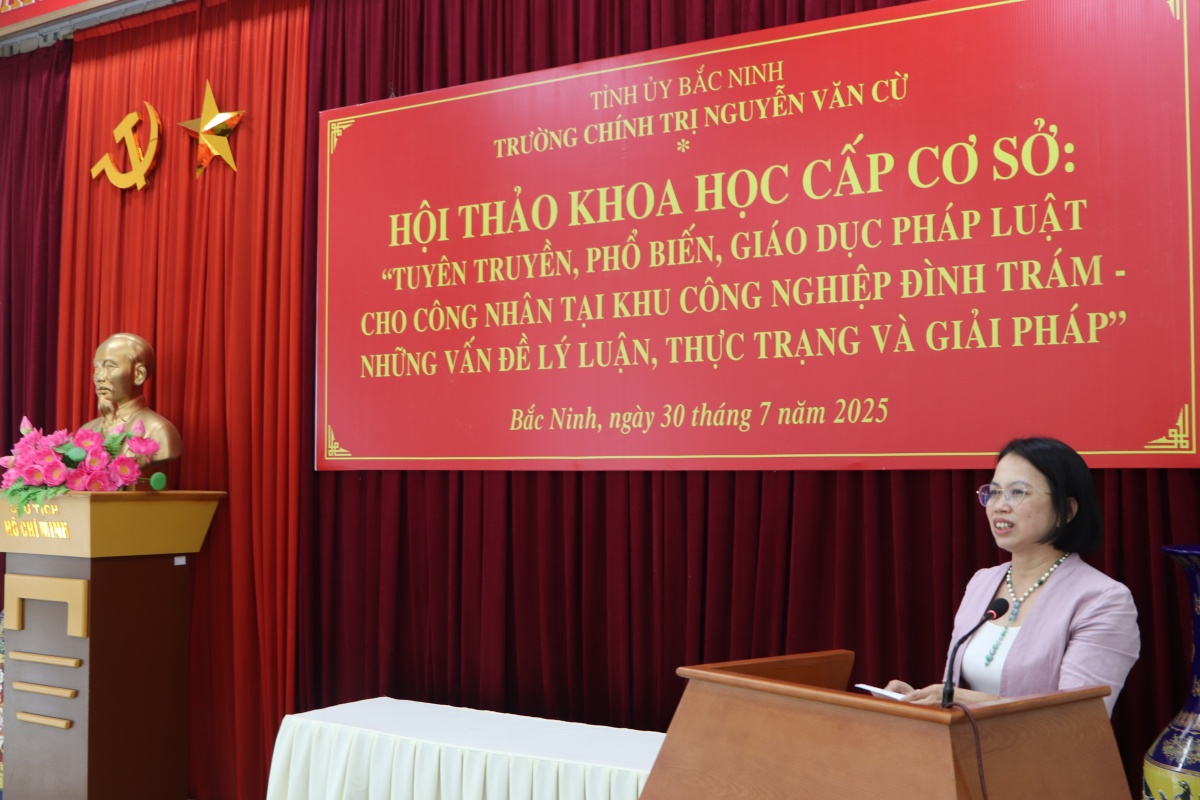 Thực trạng tuyên truyền, phổ biến pháp luật lao động cho công nhân: Thực tiễn tại KCN Đình Trám Thực trạng tuyên truyền, phổ biến pháp luật lao động cho công nhân: Thực tiễn tại KCN Đình Trám