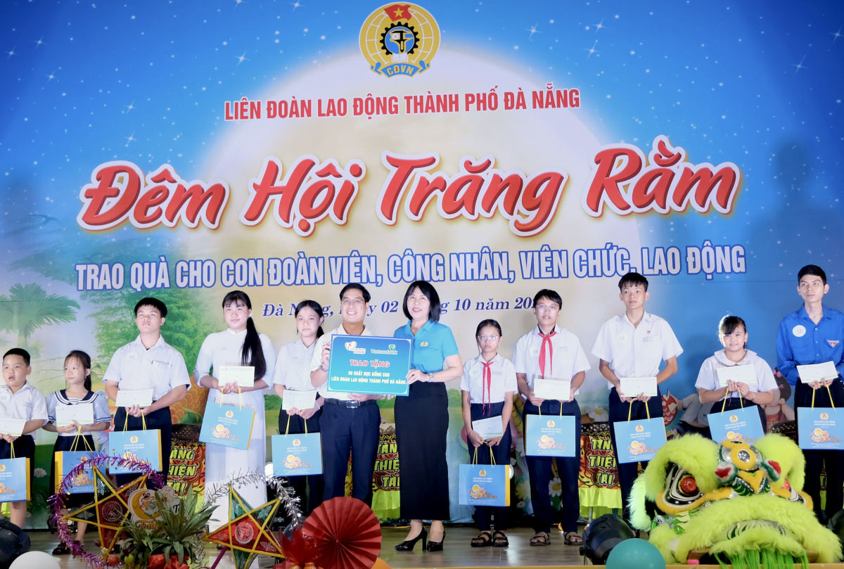Đà Nẵng: Hàng nghìn trẻ em con người lao động được đón Trung thu ấm áp