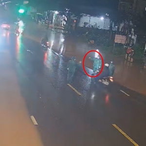 Người phụ nữ lái xe tốc độ cao tông tử vong Chủ tịch xã đang điều tiết giao thông