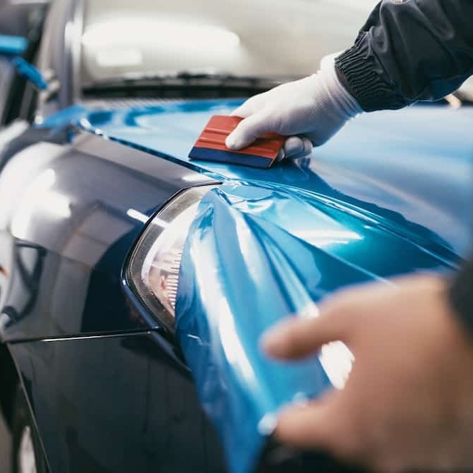 Sơn hay dán xe ô tô: Mỗi phương pháp có ưu - khuyết điểm gì?