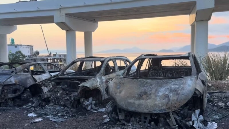 Mới chạy hơn 1.000 km, xe điện của Changan - Huawei - CATL đột nhiên bốc cháy tại bãi đỗ Mới chạy hơn 1.000 km, xe điện của Changan - Huawei - CATL đột nhiên bốc cháy tại bãi đỗ