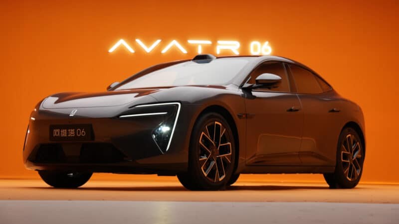 Mới chạy hơn 1.000 km, xe điện của Changan - Huawei - CATL đột nhiên bốc cháy tại bãi đỗ Mới chạy hơn 1.000 km, xe điện của Changan - Huawei - CATL đột nhiên bốc cháy tại bãi đỗ