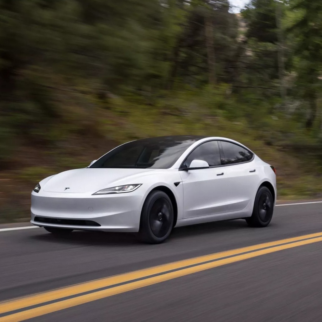 Tesla chính thức giới thiệu phiên bản giá rẻ, cắt bớt trang bị của Model Y và Model 3