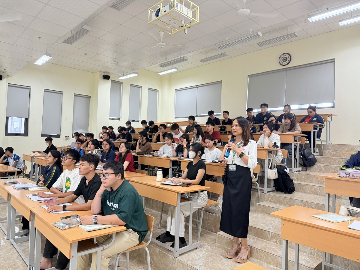 PGS.TS Nguyễn Thị Minh: Người gieo mầm tri thức, giữ lửa yêu thương PGS.TS Nguyễn Thị Minh: Người gieo mầm tri thức, giữ lửa yêu thương