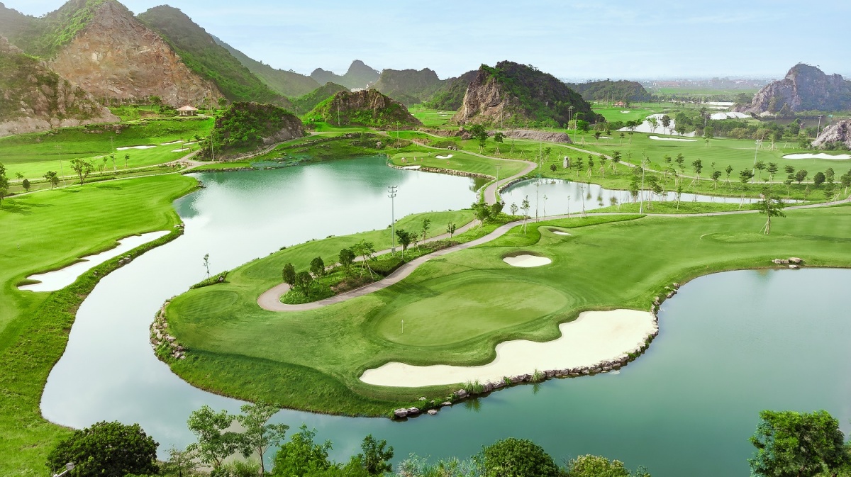 Legend Valley Country Club: Từ vùng đầm lầy hoang sơ đến “thiên đường golf” giữa lòng Ninh Bình Legend Valley Country Club: Từ vùng đầm lầy hoang sơ đến “thiên đường golf” giữa lòng Ninh Bình