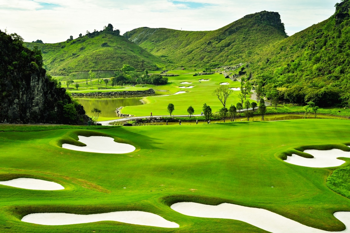 Legend Valley Country Club: Từ vùng đầm lầy hoang sơ đến “thiên đường golf” giữa lòng Ninh Bình Legend Valley Country Club: Từ vùng đầm lầy hoang sơ đến “thiên đường golf” giữa lòng Ninh Bình